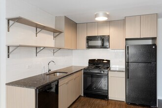 6134 N Kenmore Ave in Chicago, IL - Building Photo - Building Photo
