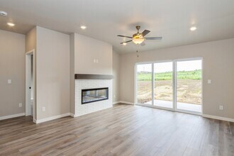 1025 Switchgrass Ln in Ely, IA - Building Photo - Building Photo