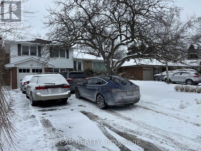 62 Southdale Dr in Markham, ON - Building Photo - Building Photo