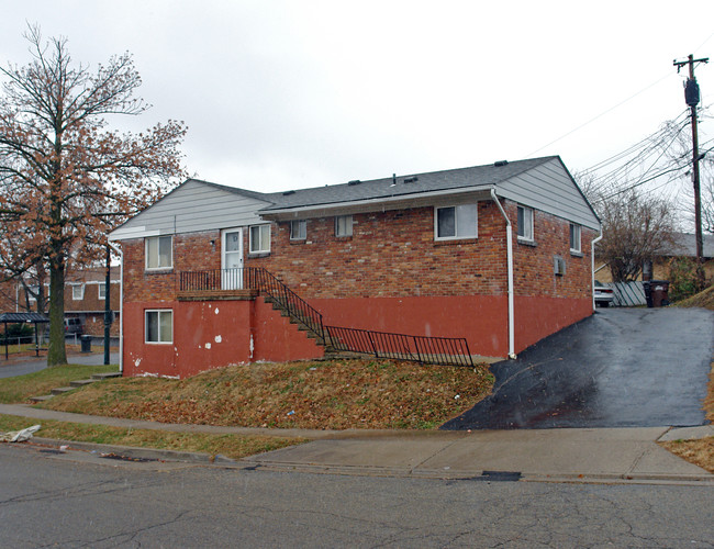 1613 Radio Rd in Dayton, OH - Building Photo - Building Photo