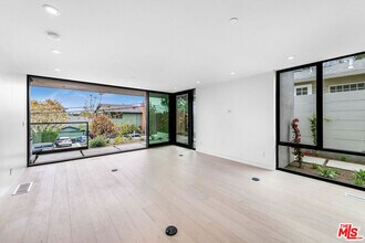 2714 Highland Ave in Santa Monica, CA - Building Photo - Building Photo