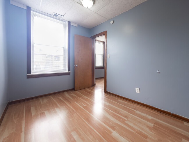 2839 W 40th St, Unit 2 in Chicago, IL - Building Photo - Building Photo