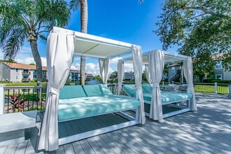 Trellis at the Lakes in St. Petersburg, FL - Foto de edificio - Building Photo