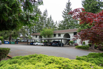 Ridgewood Village in Kirkland, WA - Building Photo - Building Photo