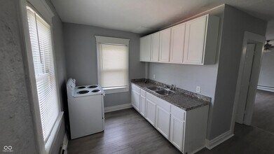 2 E Washington St in Indianapolis, IN - Building Photo - Building Photo