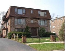 8119 W 84th St Apartamentos