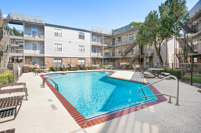 The Gardens Apartments in Houston, TX - Foto de edificio - Building Photo