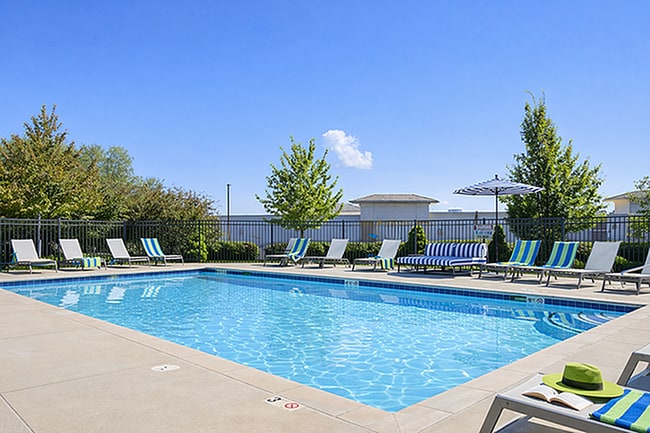 Chapel Ridge Townhomes in Lee's Summit, MO - Building Photo - Building Photo