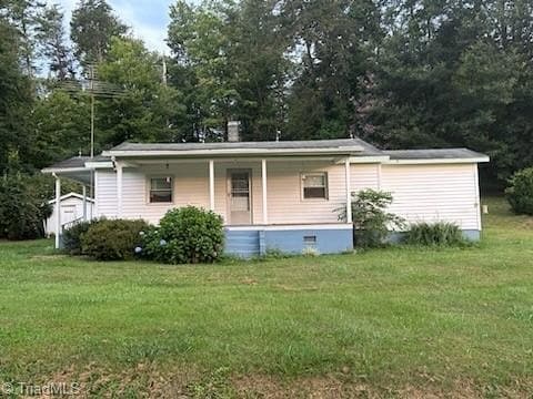 172 Carson Creek Rd in Lowgap, NC - Foto de edificio - Building Photo