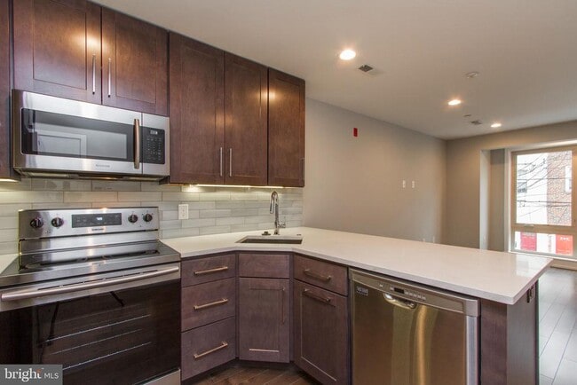 property at 908 S 21st St