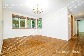 1831 121st Ave SE in Bellevue, WA - Building Photo - Building Photo