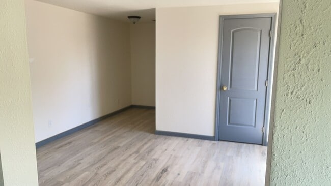 7077 N Weber Ave in Fresno, CA - Building Photo - Building Photo