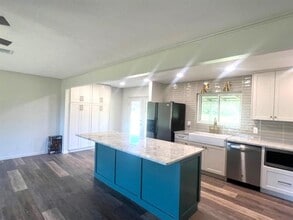 1140 Valicek Ln in Cat Spring, TX - Building Photo - Building Photo