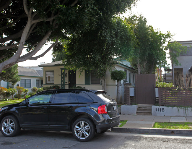 1120 Chelsea Ave in Santa Monica, CA - Building Photo - Building Photo