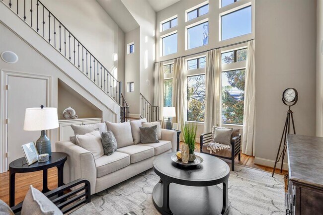 property at 2824 Leeland St