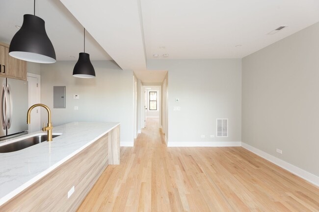 2453 W Logan Blvd, Unit 2455-2