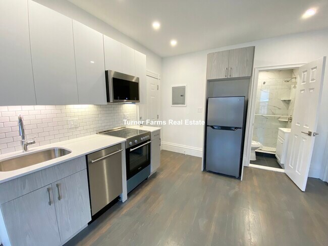 225 Newbury St, Unit 3R in Boston, MA - Building Photo - Building Photo