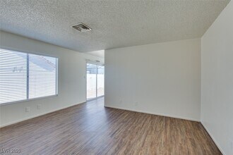 7115 Kenwood St in Las Vegas, NV - Building Photo - Building Photo