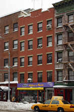 124 First Ave in New York, NY - Foto de edificio - Building Photo