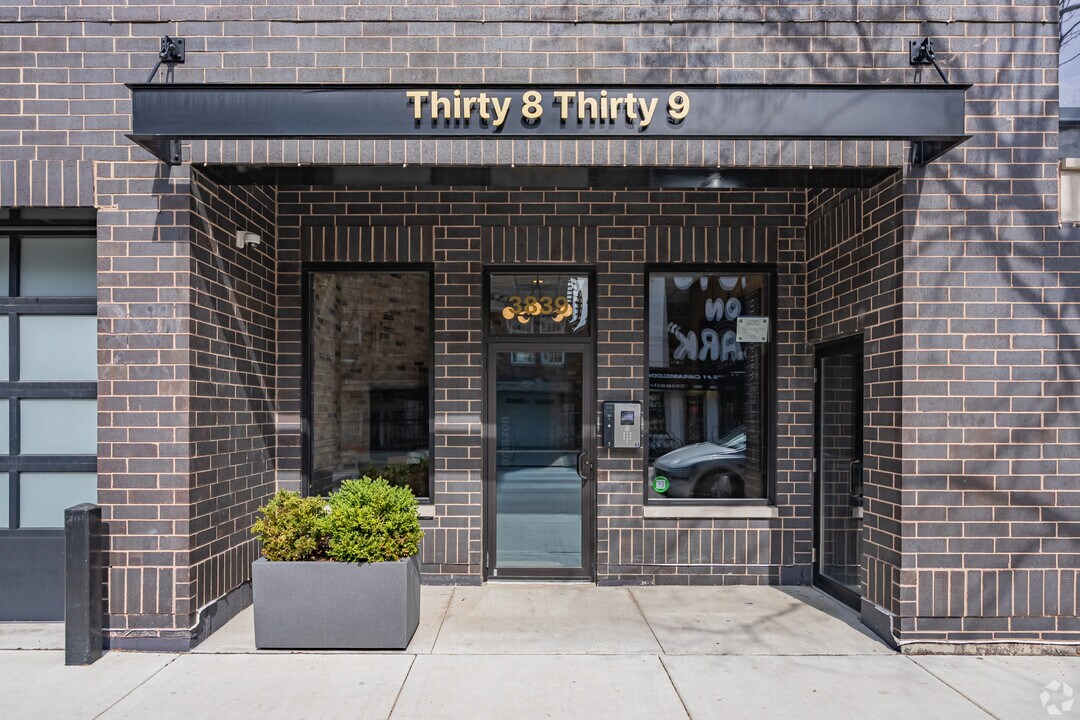 3839 N Clark St in Chicago, IL - Building Photo