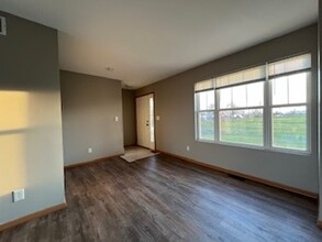 128 Robinson Ave in Cortland, IL - Building Photo - Building Photo