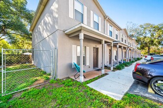 Peach Ave Townhomes in Seffner, FL - Building Photo - Building Photo