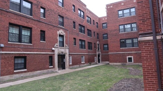 1702 W Albion Ave in Chicago, IL - Building Photo - Building Photo