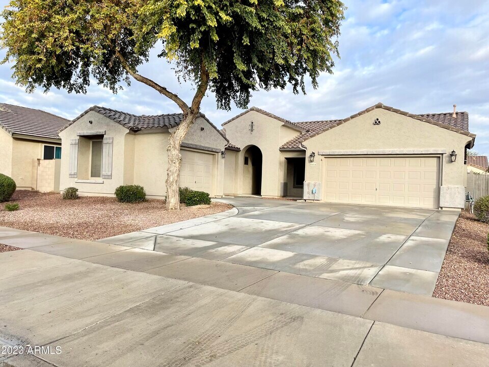 15154 W Redfield Rd in Surprise, AZ - Building Photo