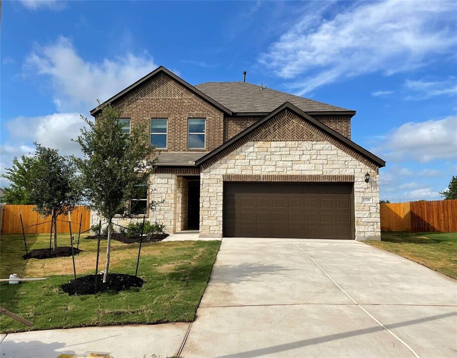 7208 Loggia Pl in Round Rock, TX - Foto de edificio