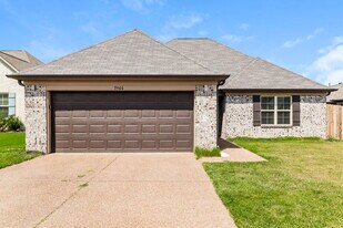 9466 Darren Cir S in Cordova, TN - Building Photo