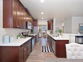 820 B St in Lincoln, CA - Building Photo - Building Photo