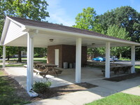 McLeod Village in Elizabethtown, NC - Foto de edificio - Building Photo