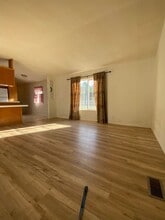 900 N 8th St in Lakeside, OR - Building Photo - Building Photo