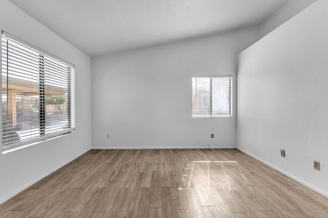 40900 Breezy Pass Rd in Palm Desert, CA - Building Photo - Building Photo