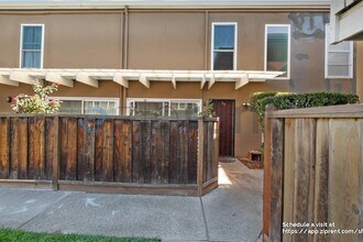 1919 Ygnacio Valley Rd in Walnut Creek, CA - Foto de edificio - Building Photo