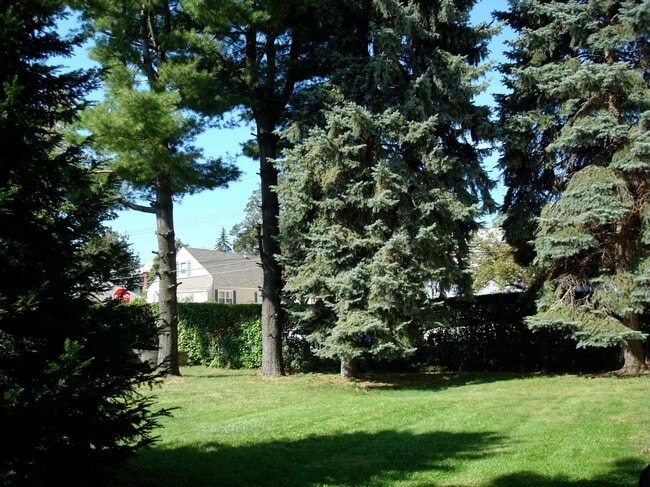 648 Valley Ave, Unit #2 in Yonkers, NY - Building Photo - Building Photo