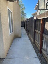 756 Santa Ana Ct in Los Banos, CA - Building Photo - Building Photo