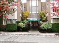 1800 Taylor Ave N in Seattle, WA - Foto de edificio - Building Photo