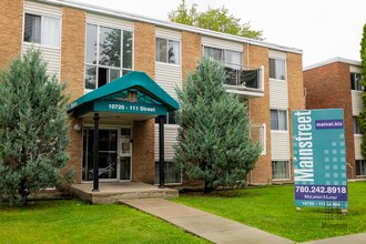 McLaren Manor in Edmonton, AB - Building Photo - Building Photo