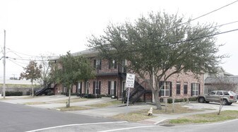 112 Ash St in Metairie, LA - Building Photo