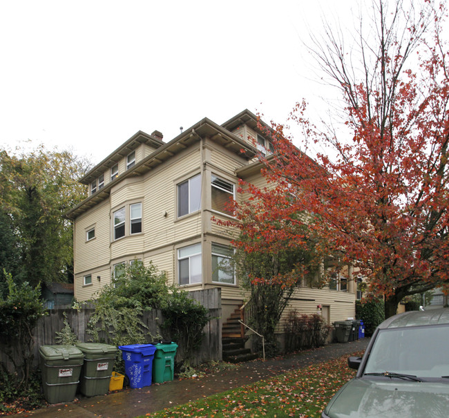 1223-1227 SE Yamhill St in Portland, OR - Building Photo - Building Photo