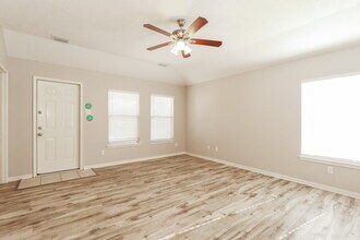 11002 Northam Dr in Tomball, TX - Building Photo - Building Photo