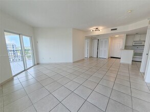 1627 SW 37th Ave in Miami, FL - Building Photo - Building Photo