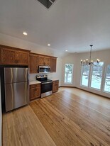 2904 Parkridge Ave in Marinette, WI - Building Photo