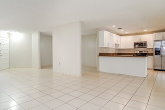 10724 SW 144th Ct in Miami, FL - Building Photo - Building Photo