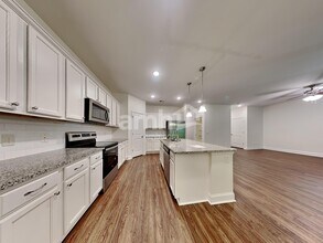 126 County Rd S-18-537 in Summerville, SC - Foto de edificio - Building Photo