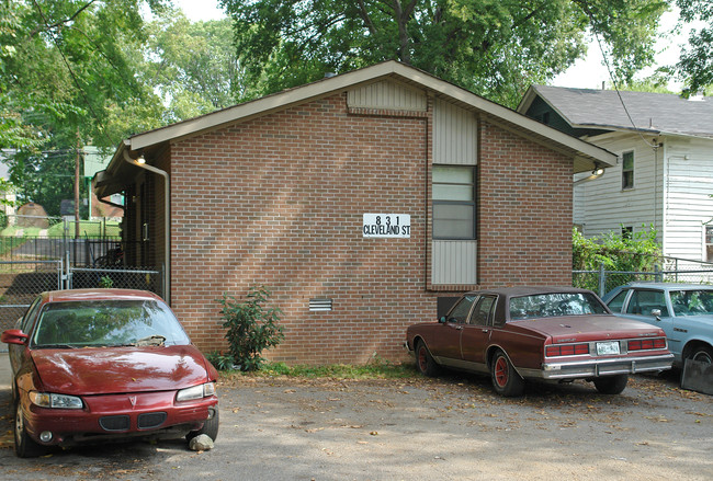 831 Cleveland St in Nashville, TN - Foto de edificio - Building Photo