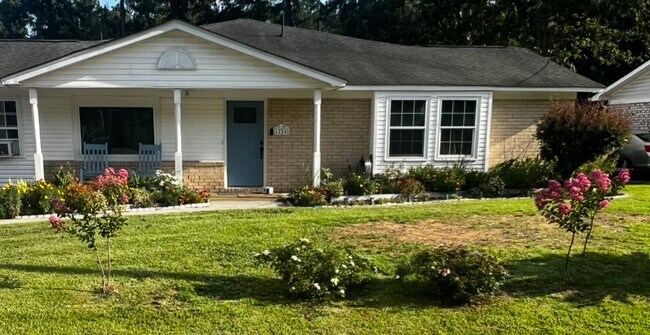 1226 State Rd S-8-806 in Moncks Corner, SC - Building Photo - Building Photo