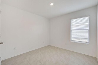 2625 Kingsman Dr in Fort Worth, TX - Foto de edificio - Building Photo