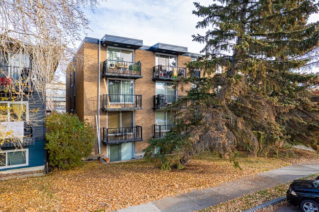 2020 11th Ave SW in Calgary, AB - Building Photo - Building Photo